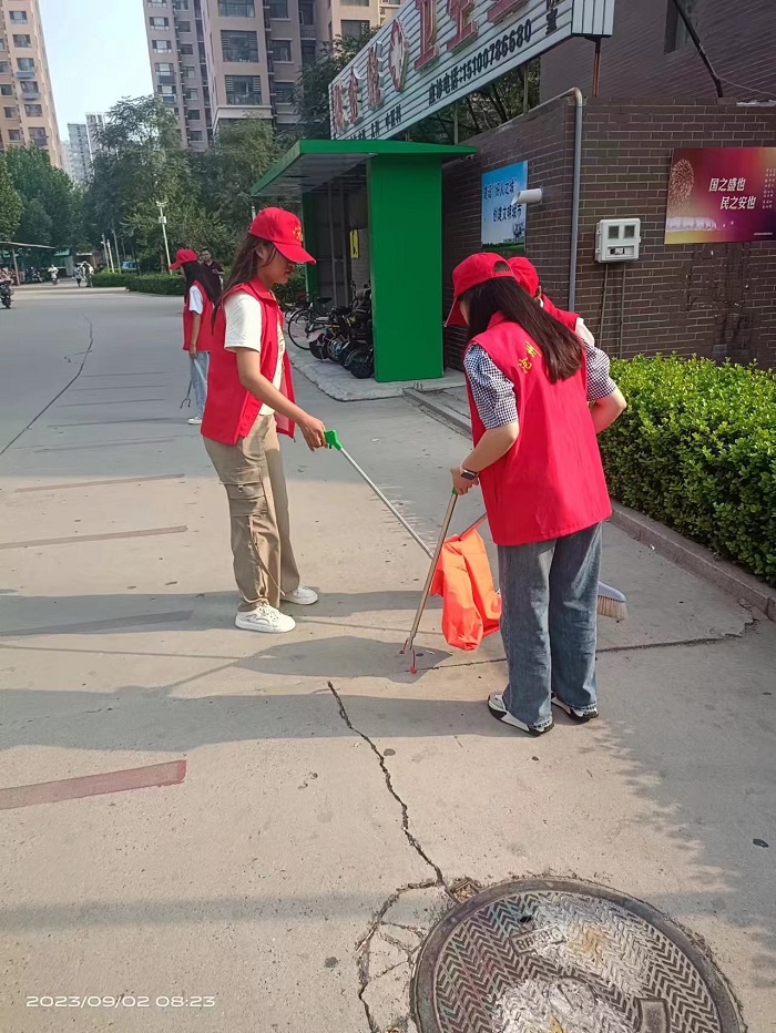 9月2日好博(中国)HAOBO官方网站在凤凰城A区开展志愿服务活动 (3).jpg